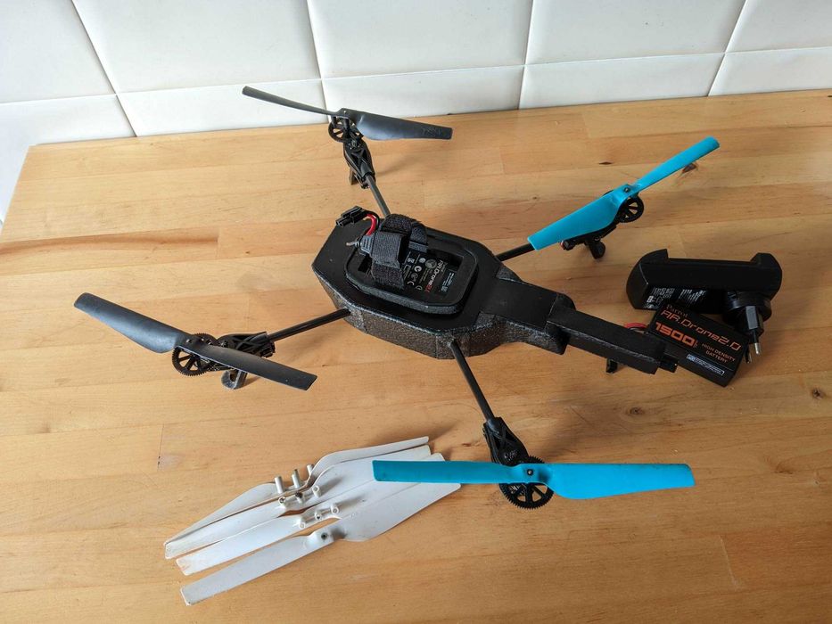 Parrot AR.Drone 2.0 Drone64354286373889121