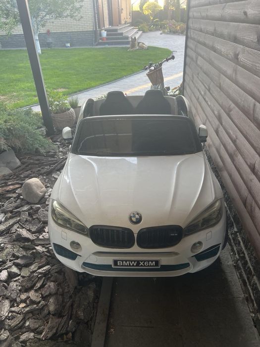 Машинка дитяча акумуляторна BMW