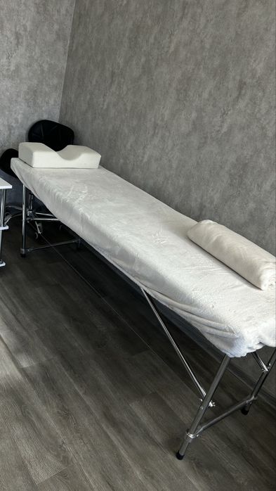 Здам в оренду кушетку, місце бровісту та  майстру манікюра