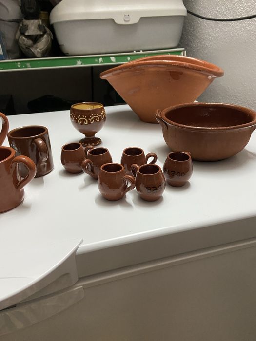 Varias pecas em barro