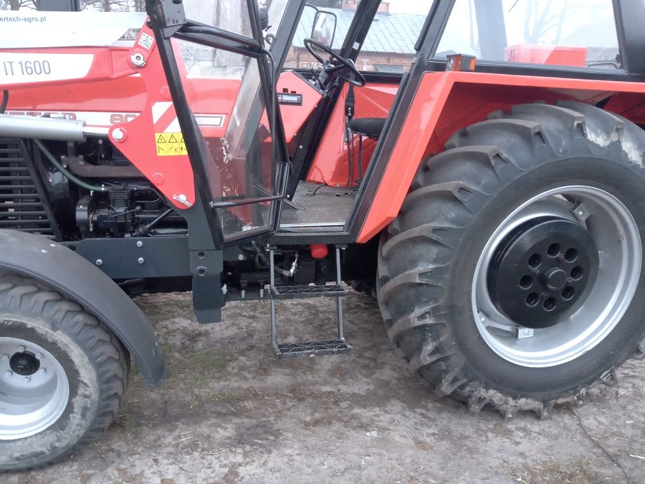 Zetor 8011 z turem