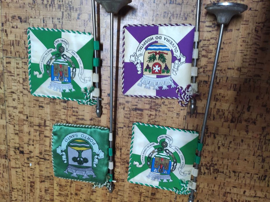 4 galhardetes de Cidades portugueses