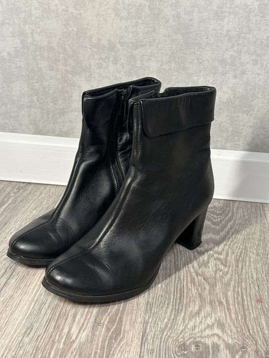 Продам кожаные полусапожки на каблучке.