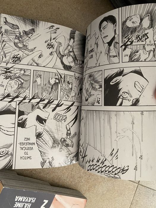 Attack on Titan do 1 ao 8 em inglês em muita boa confiçôes
