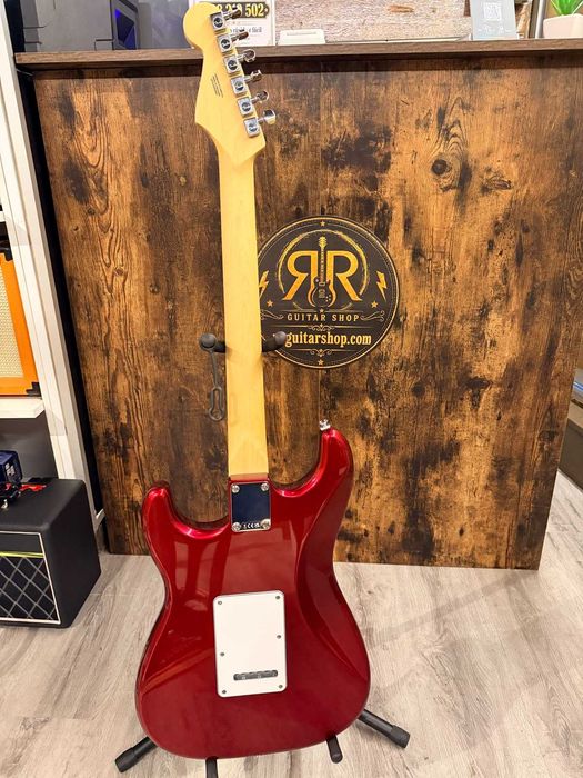 Guitarra Fender Standard Stratocaster HSS Candy Red