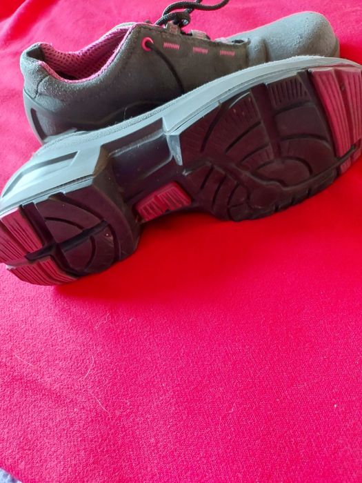 Продам кроссовки Италия