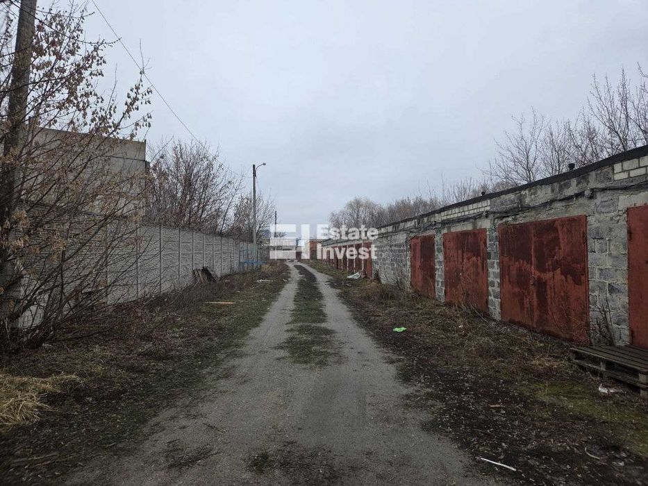 Продам комплекс гаражів по вул. Козакевича, 7