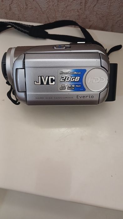 Цифровая видеокамера JVC Everio 20GB (HDD) / Видеокамера JVC
