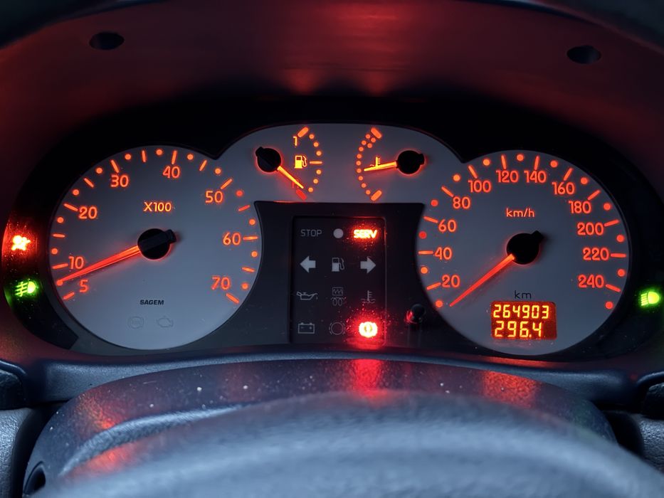 Renault Clio 1.2 16V - Ano 2005