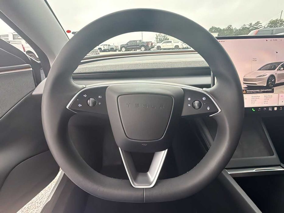 Tesla Model 3      2025