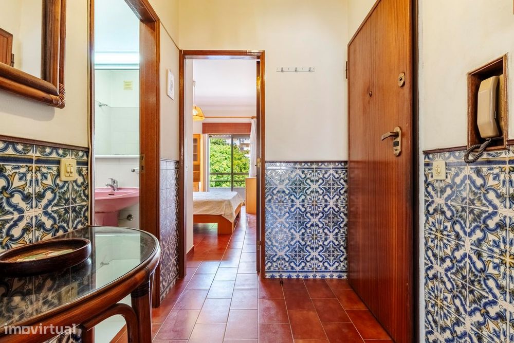 Apartamento T1 c/ Varanda e Marquise, a 550m da Praia, na Costa da Cap