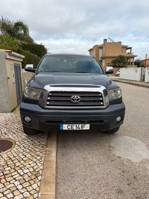 Carrinha Toyota Tundra mais grande que um Hi-Lux