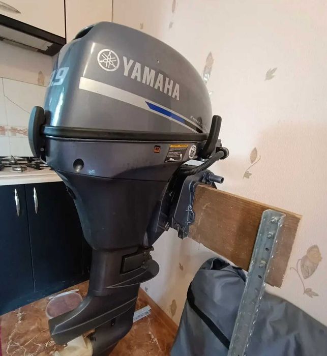 Yamaha 9,9 двигун на човен