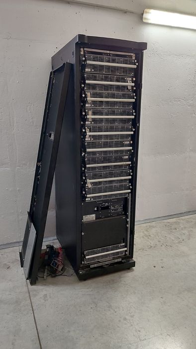 Бесперебійник APC Symmetra PX 80KVA / 80KW