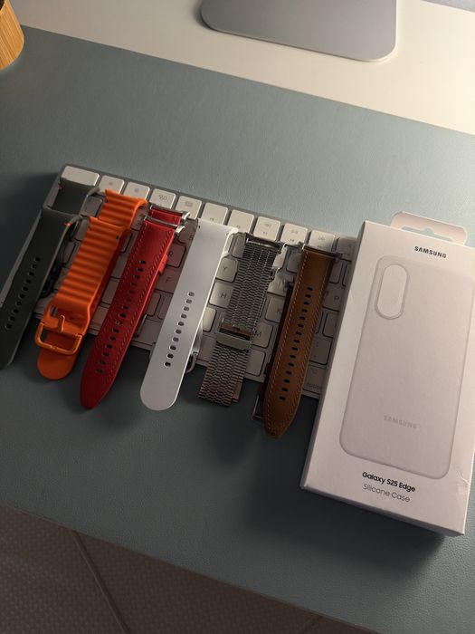 Samsung Galaxy S25 Edge  + Galaxy Watch 8 + Buds 3 Pro + Extras