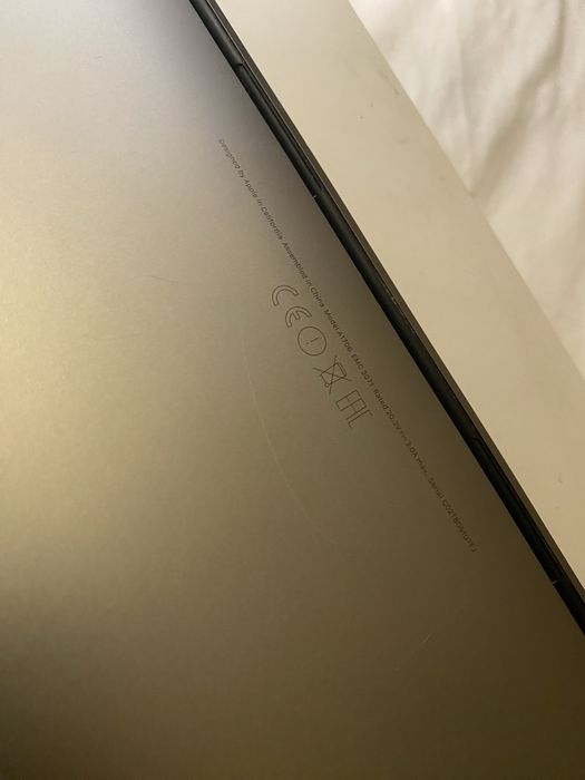 Laptop Apple macbook pro 2,9 ghz dotykowy