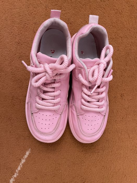 Рожеві кросівки 41 розмір