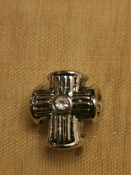 Charms koralik krzyżyk do bransoletki