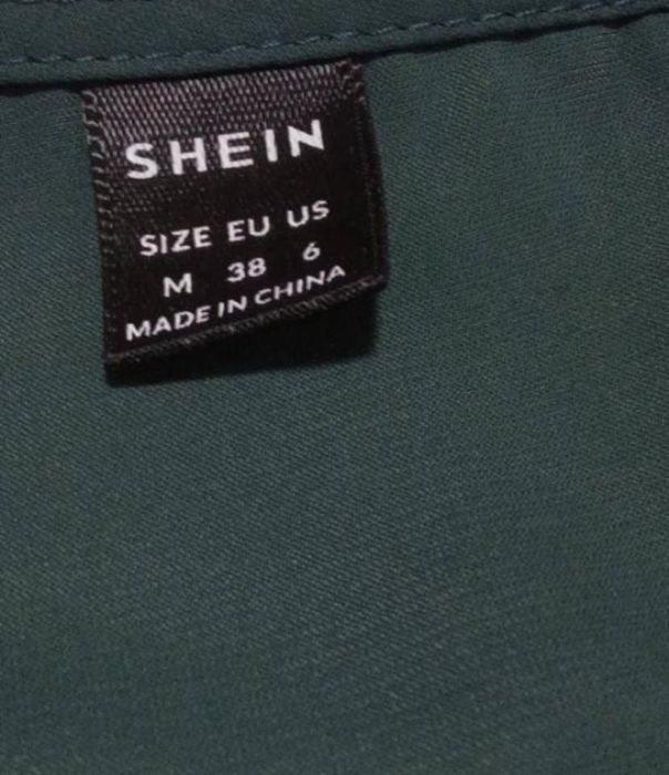 Блуза жіноча з обʼємними рукавами