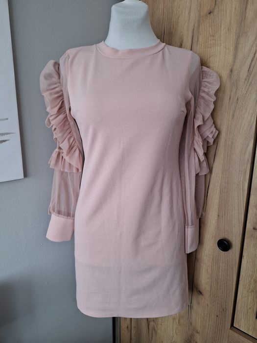 Krotka dopasowana sukienka