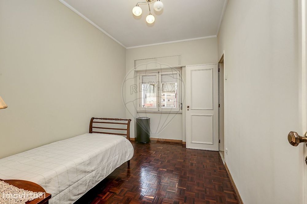 Apartamento T4 para arrendamento
