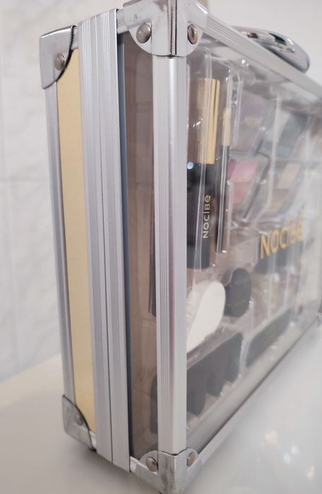 Caixa de maquilhagem Nocibé