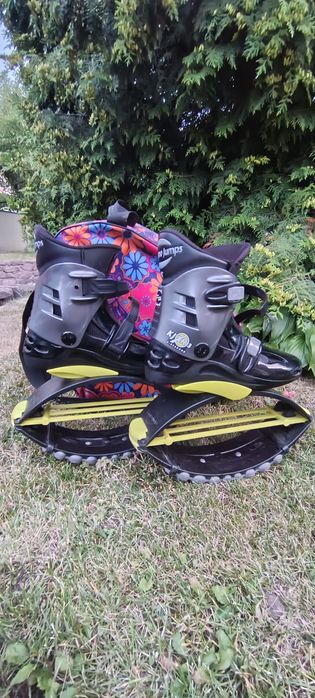 Продам ботинки Kangoo Jumps