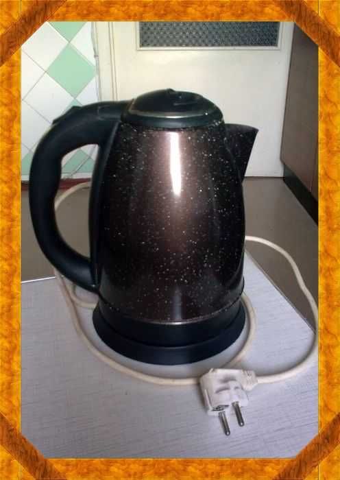 Электрочайник 2 Л. нержавейка, рабочий1800 Ватт