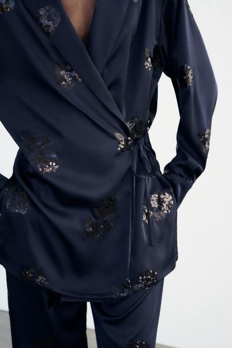 Атласний костюм Zara з паєтками (блейзер-кімоно + штани)