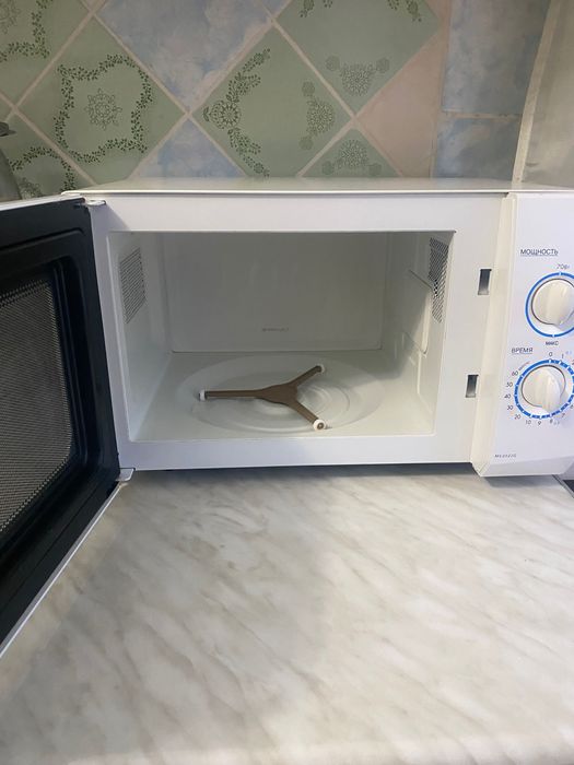 Продам мікрохвильову піч LG вживане