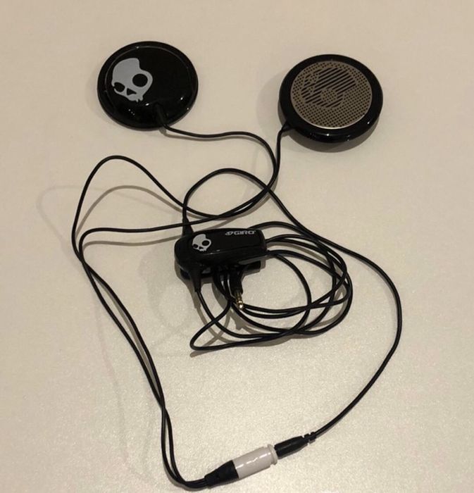 Гарнитура SkullCandy для шлема с аудиоподготовкой.