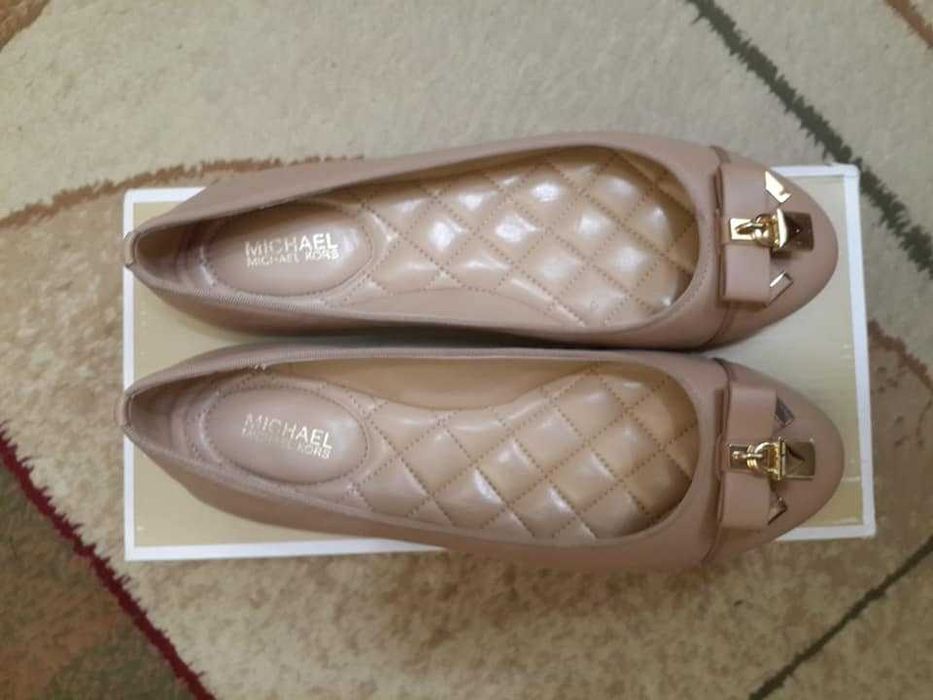 Балетки Michael Kors
Оригинал. Размер 6,5 американский.