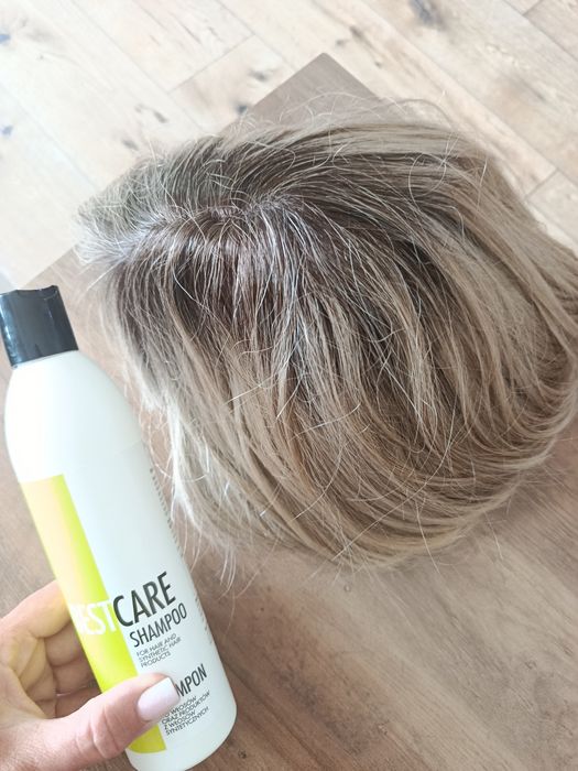 Peruka blond ombre krótka