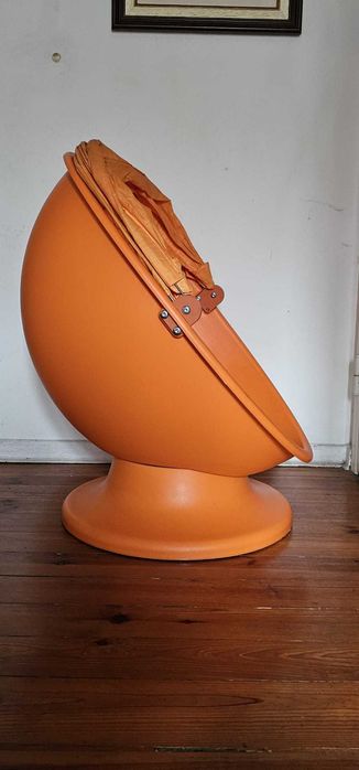 Cadeira giratória para crianças cor laranja IKEA PS LÖMSK