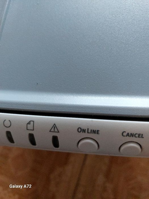 Продаю цветной лазерный принтер OKIC 3300IV