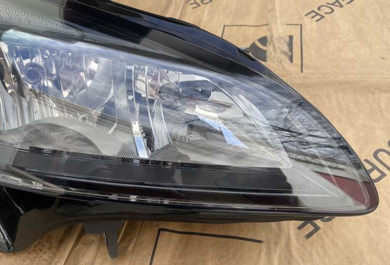 oticas frontais ESQ/DT opel corsa E (X15)