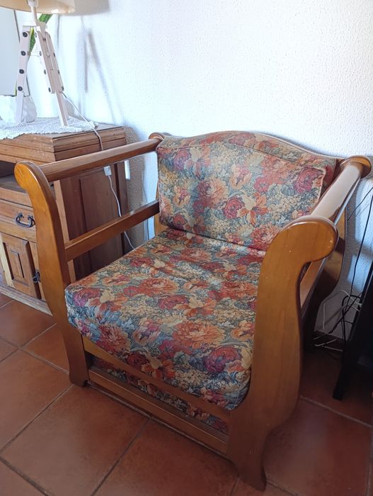 Conjunto sofá mais poltrona vintage