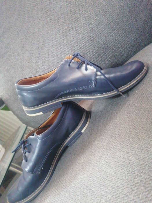 Buty chłopięce do garnituru