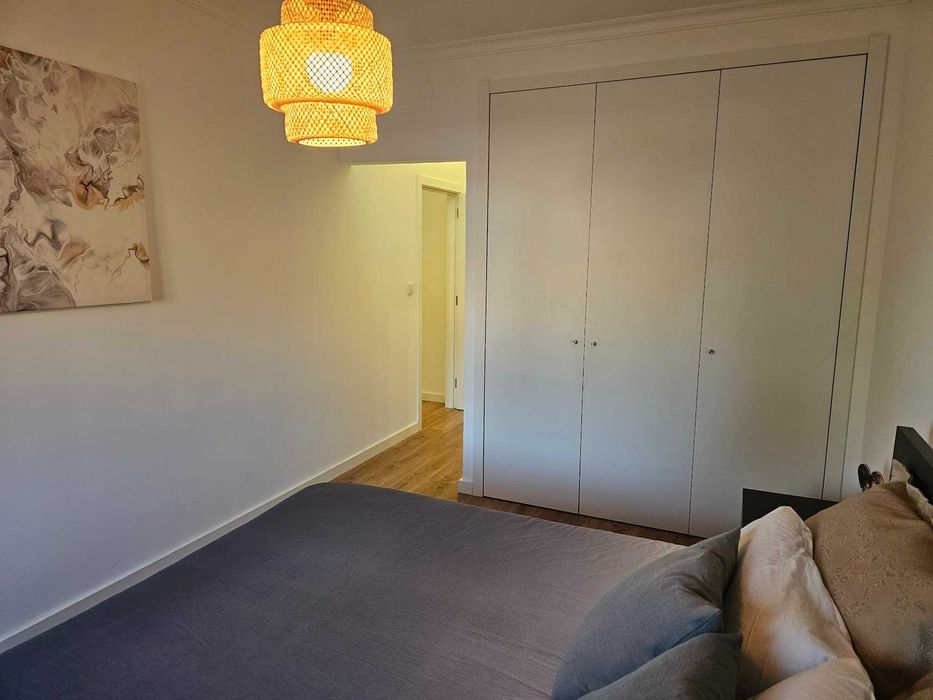 T2 c/ suite + Garagem Box p/ 2 Carros c/ Wallbox.