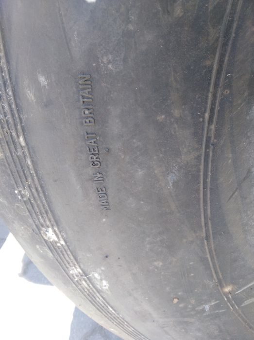 Opona DUNLOP 20.00-20 26PR beczkowóz lotnicza 20.0/70-20. 21/80-20