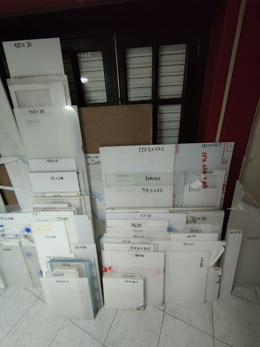 Vários acrílicos translúcidos ou foscos medidas na descrição