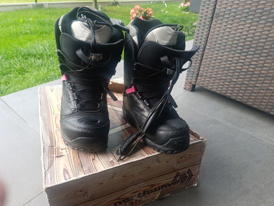 Buty snowboardowe damskie