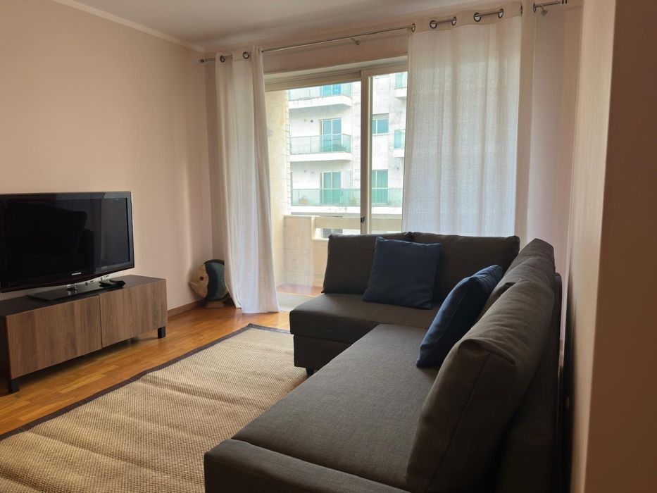 Arrendo apartamento T1 no Padrao da Legua. Imobiliarias por favor nao contactem. Obrigada.