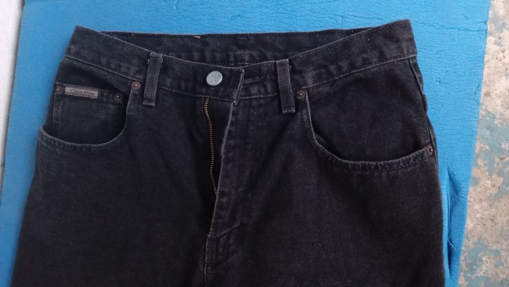 Tanio sprzedam czarne spodnie Calvin Klein, M, jak nowe, tylko 20zł.