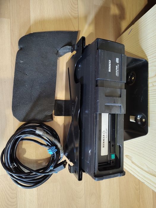 Laguna II  ph1 Zmieniarka CD z kablem + radio gratis