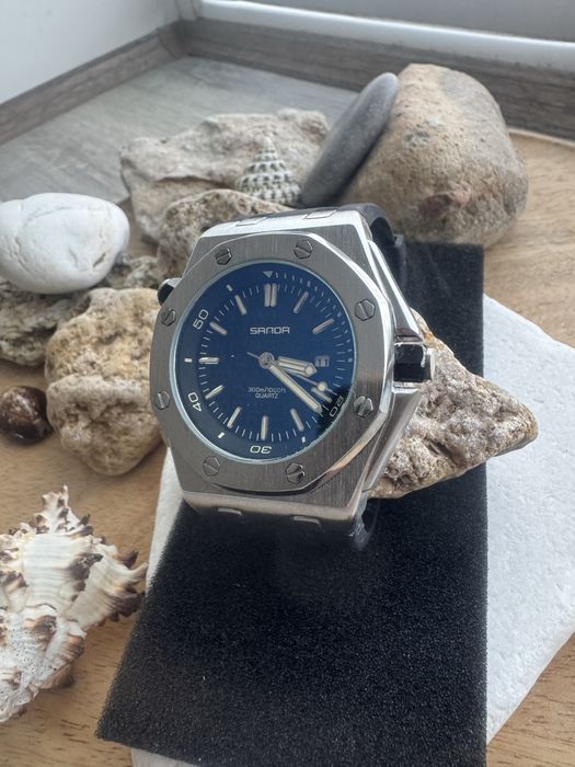 Стильний чоловічий годинник