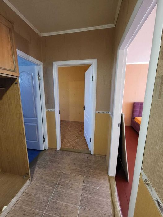 Продам 3-комн квартиру 54м2 по улице Михаила Комарова MV