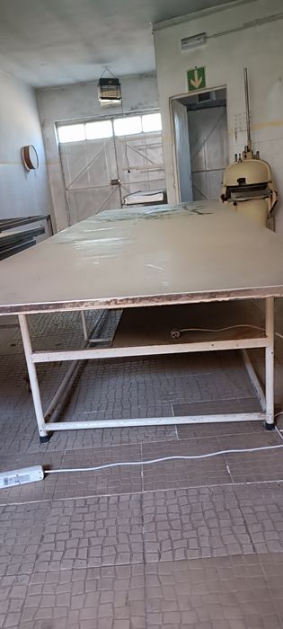 Lote  de Equipamento Industrial de Padaria e Pastelaria