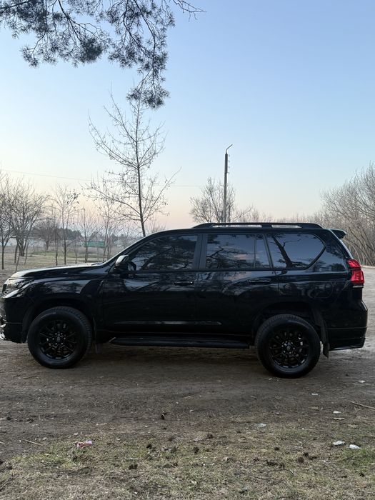 Tayota Land Cruiser Prado 2020
