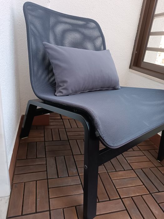 Cadeirão moderno c/ almofada extra